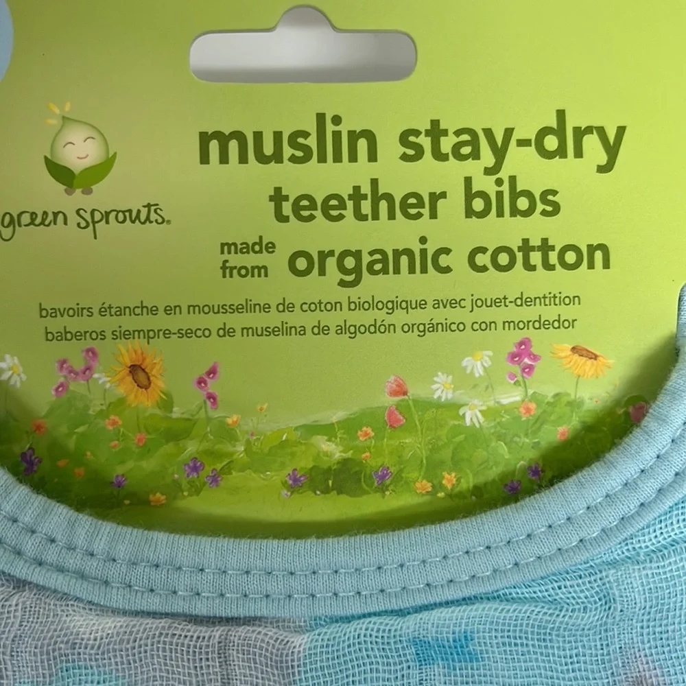 Muslin stay-dry teether bibs. 1696